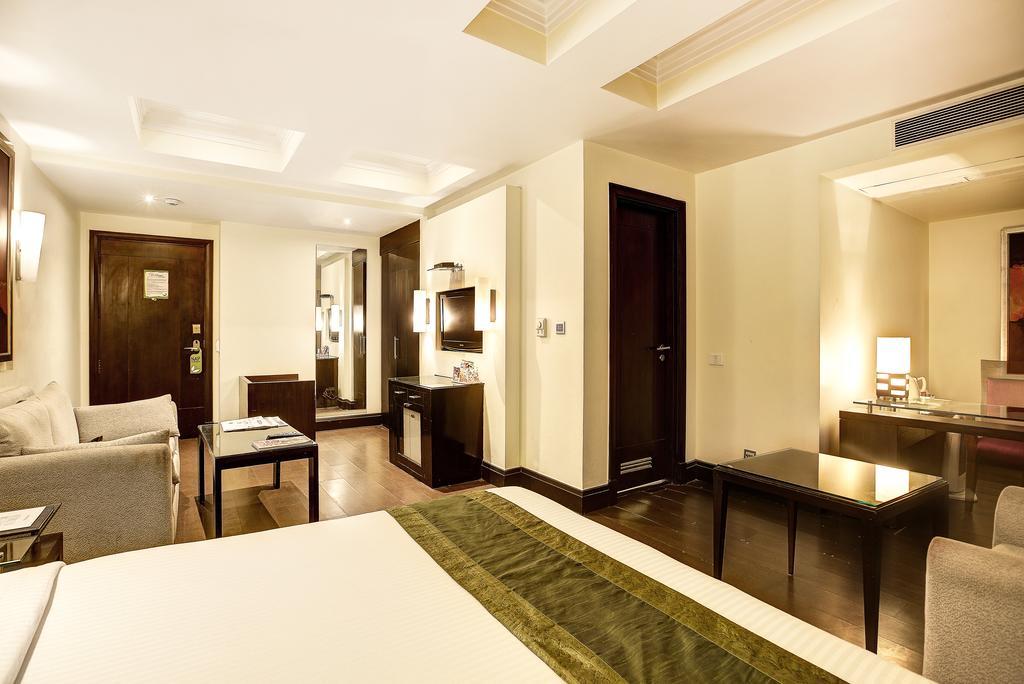 Western Court Chandīgarh Εξωτερικό φωτογραφία