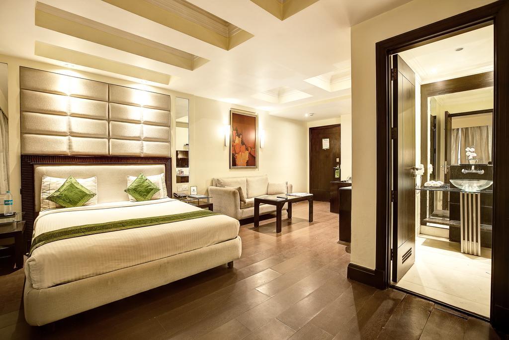 Western Court Chandīgarh Εξωτερικό φωτογραφία