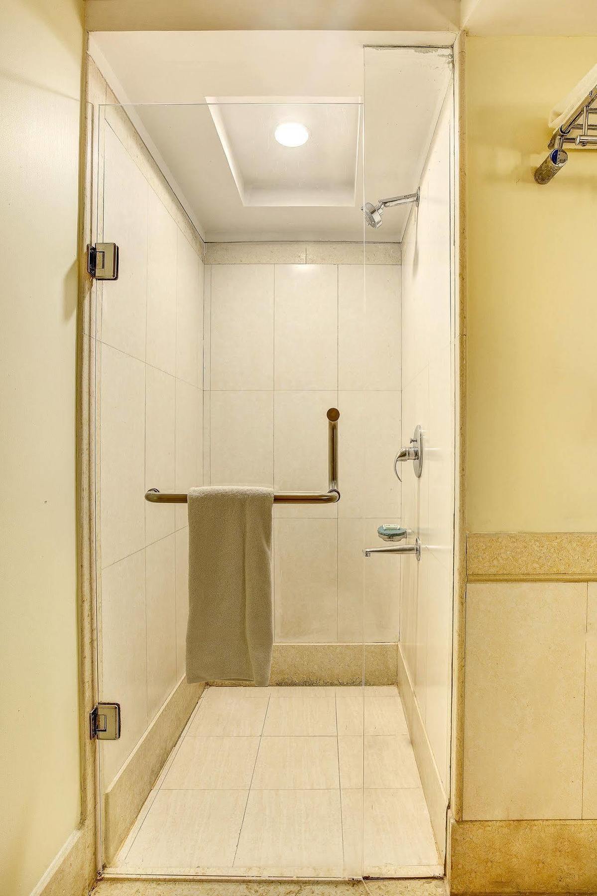 Western Court Chandīgarh Εξωτερικό φωτογραφία