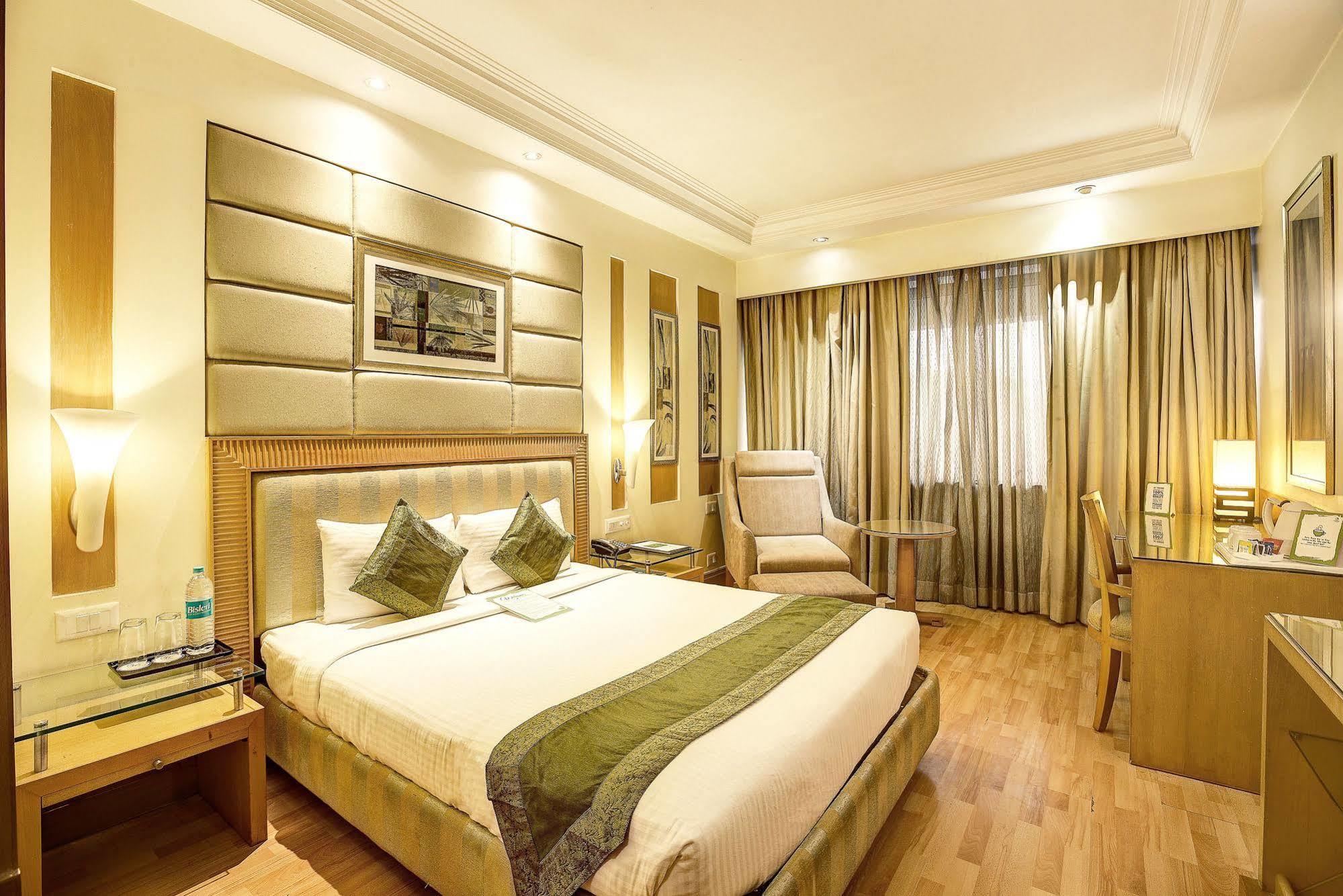 Western Court Chandīgarh Εξωτερικό φωτογραφία